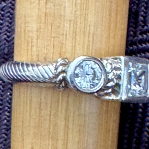 Judith Ripka Sterling Silver Diamonique 3 Stone Set Ring Womens size 6 - Picture 2 of 8